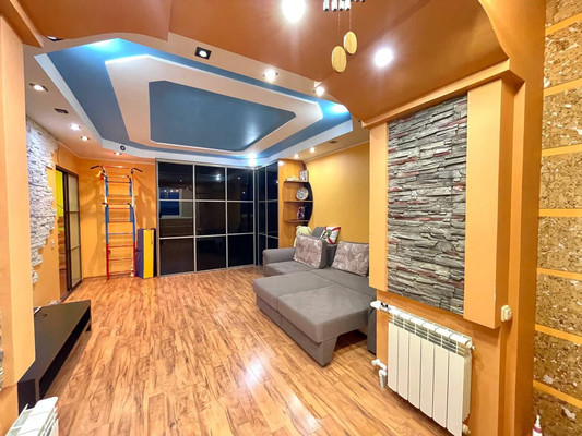 Продам трехкомнатную (3-комн.) квартиру, Карла Маркса ул, 73, Ишим г