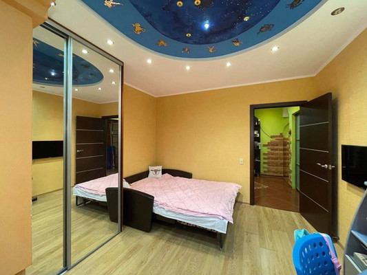 Продам трехкомнатную (3-комн.) квартиру, Карла Маркса ул, 73, Ишим г