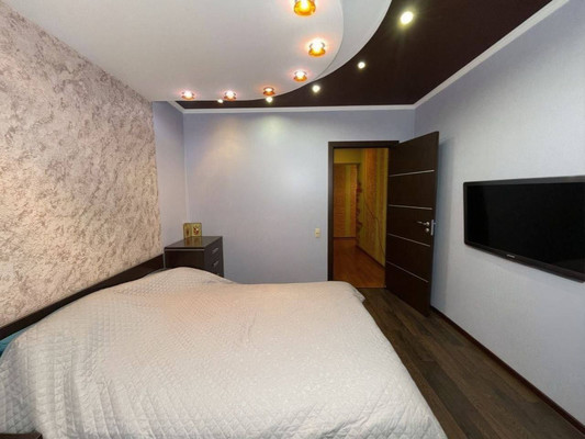 Продам трехкомнатную (3-комн.) квартиру, Карла Маркса ул, 73, Ишим г