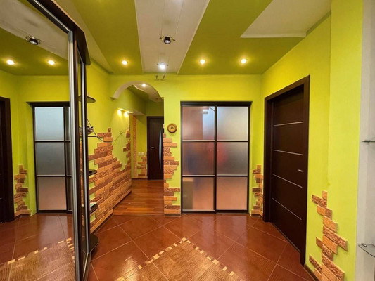 Продам трехкомнатную (3-комн.) квартиру, Карла Маркса ул, 73, Ишим г