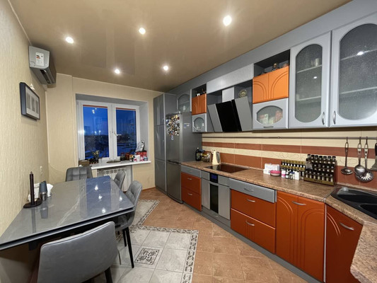 Продам трехкомнатную (3-комн.) квартиру, Карла Маркса ул, 73, Ишим г