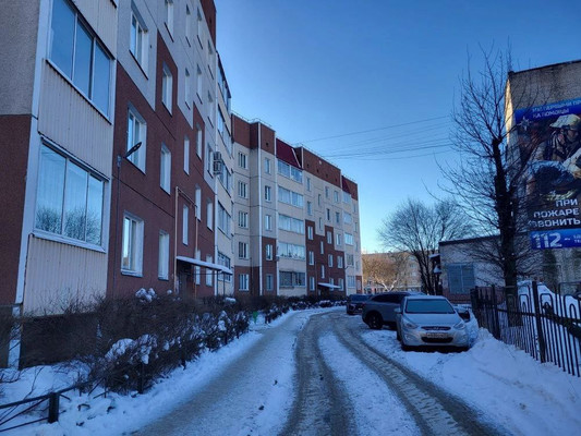 Продам однокомнатную (1-комн.) квартиру, Рощинская ул, 17Б, Гатчина г