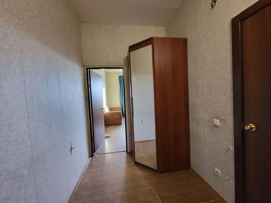 Продам однокомнатную (1-комн.) квартиру, Рощинская ул, 17Б, Гатчина г