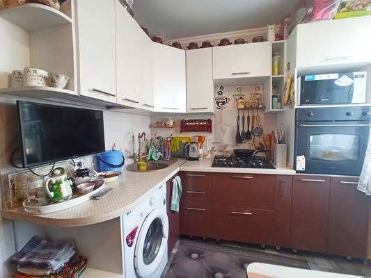 Продам двухкомнатную (2-комн.) квартиру, Юбилейная ул, 3, Крымская Роза с