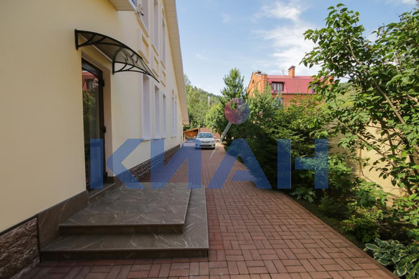 Продам коттедж, Кедровый пер, 11, Красноярск г, 0 км от города