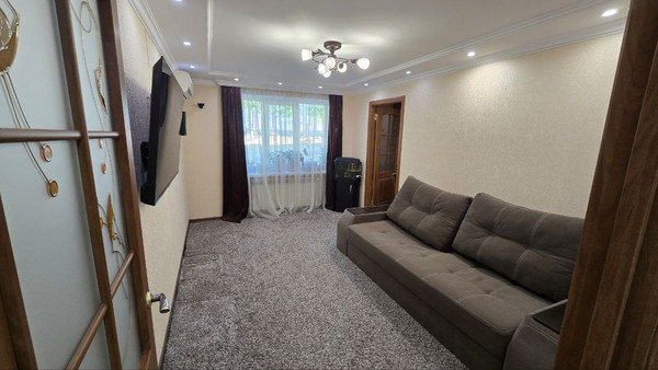 Продам трехкомнатную (3-комн.) квартиру, Мира ул, 10, Школьное п