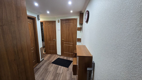 Продам трехкомнатную (3-комн.) квартиру, Мира ул, 10, Школьное п