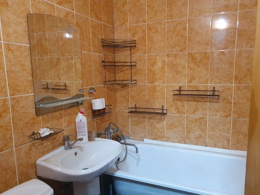 Продам трехкомнатную (3-комн.) квартиру, Красная ул, 15, Кропоткин г