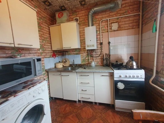 Продам трехкомнатную (3-комн.) квартиру, Красная ул, 15, Кропоткин г