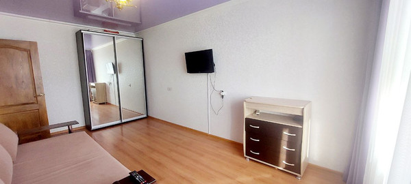 Продам однокомнатную (1-комн.) квартиру, Залесская ул, 83, Симферополь г