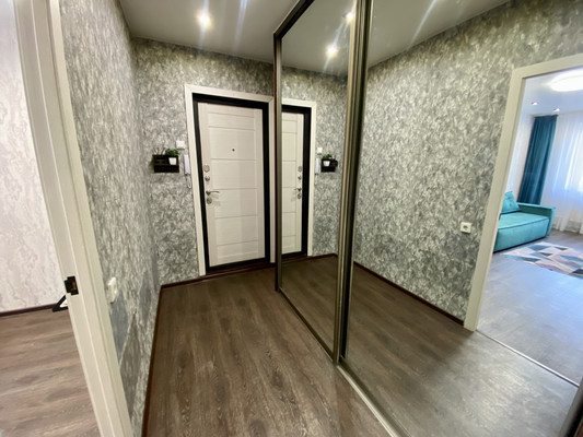 Продам двухкомнатную (2-комн.) квартиру, Ястынская ул, 5, Красноярск г