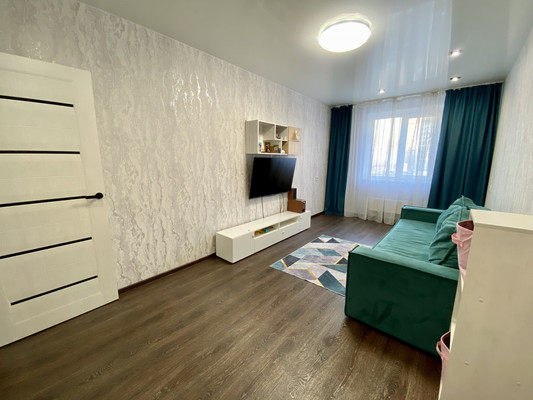 Продам двухкомнатную (2-комн.) квартиру, Ястынская ул, 5, Красноярск г