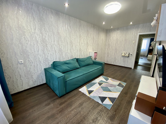 Продам двухкомнатную (2-комн.) квартиру, Ястынская ул, 5, Красноярск г