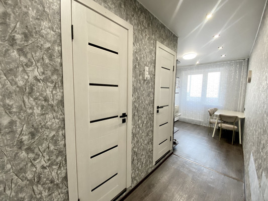 Продам двухкомнатную (2-комн.) квартиру, Ястынская ул, 5, Красноярск г