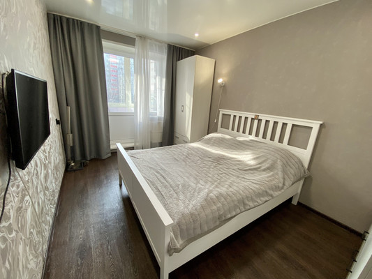 Продам двухкомнатную (2-комн.) квартиру, Ястынская ул, 5, Красноярск г