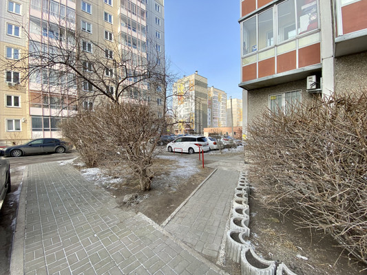 Продам двухкомнатную (2-комн.) квартиру, Ястынская ул, 5, Красноярск г