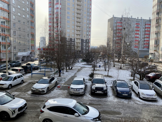 Продам двухкомнатную (2-комн.) квартиру, Ястынская ул, 5, Красноярск г