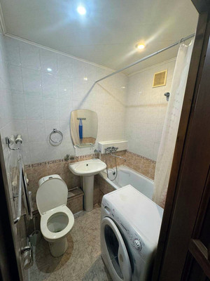 Продам трехкомнатную (3-комн.) квартиру, Гагарина ул, 73, Казань г