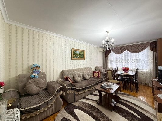 Продам трехкомнатную (3-комн.) квартиру, Бесланеева ул, 4, Терек г