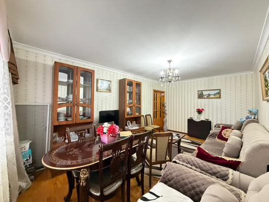 Продам трехкомнатную (3-комн.) квартиру, Бесланеева ул, 4, Терек г