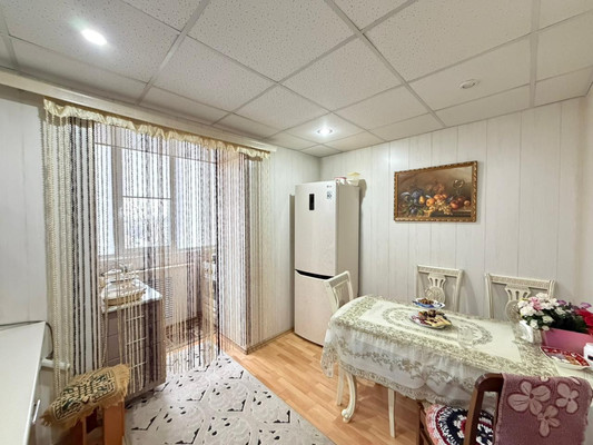 Продам трехкомнатную (3-комн.) квартиру, Бесланеева ул, 4, Терек г