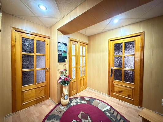 Продам трехкомнатную (3-комн.) квартиру, Бесланеева ул, 4, Терек г