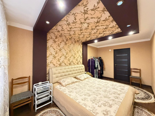 Продам трехкомнатную (3-комн.) квартиру, Ленина ул, 53, Терек г