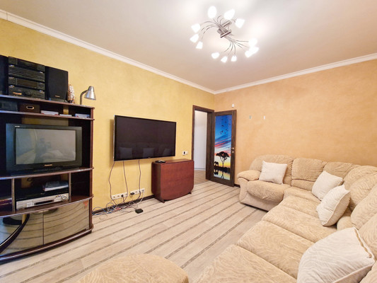 Продам трехкомнатную (3-комн.) квартиру, Кашёнкин Луг ул, 6к3, Москва г