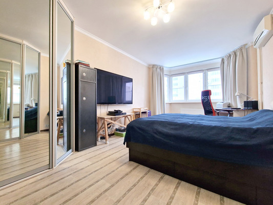 Продам трехкомнатную (3-комн.) квартиру, Кашёнкин Луг ул, 6к3, Москва г