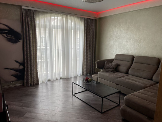 Продам двухкомнатную (2-комн.) квартиру, Артиллерийская ул, 74, Калининград г