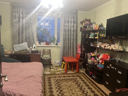 Продам двухкомнатную (2-комн.) квартиру, Новоорловская ул, 8к2, Москва г