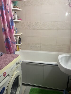 Продам двухкомнатную (2-комн.) квартиру, Новоорловская ул, 8к2, Москва г