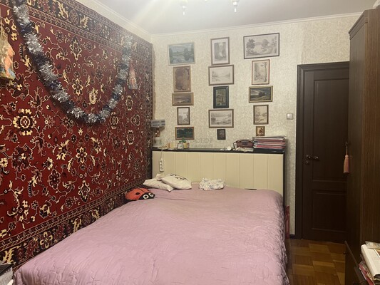 Продам двухкомнатную (2-комн.) квартиру, Новоорловская ул, 8к2, Москва г