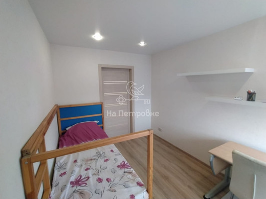 Продам двухкомнатную (2-комн.) квартиру, Ангарская ул, 1к3, Москва г