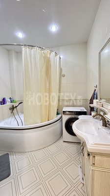 Продам двухкомнатную (2-комн.) квартиру, Ленина ул, 186, Горячий Ключ г