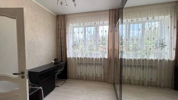 Продам двухкомнатную (2-комн.) квартиру, Ленина ул, 186, Горячий Ключ г