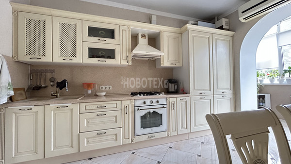 Продам двухкомнатную (2-комн.) квартиру, Ленина ул, 186, Горячий Ключ г