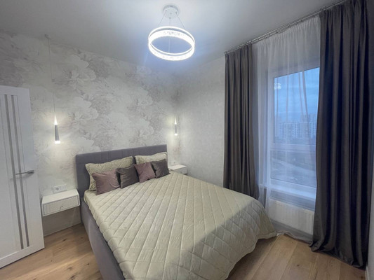 Продам двухкомнатную (2-комн.) квартиру, Александра Суворова пр-кт, 15к9, Симферополь г