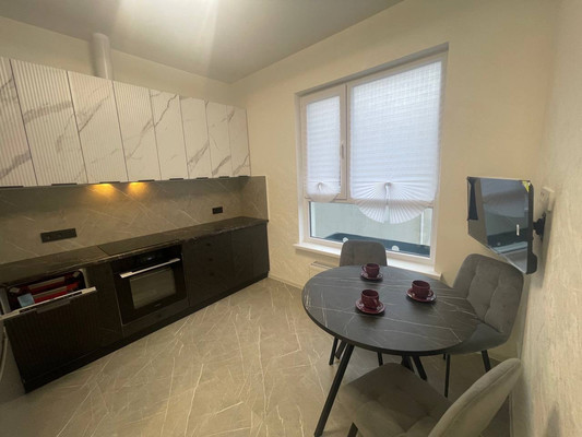 Продам двухкомнатную (2-комн.) квартиру, Александра Суворова пр-кт, 15к9, Симферополь г