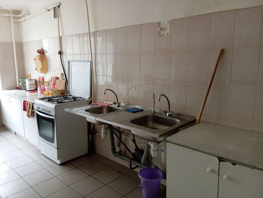 Продам 2-комн. в 20-комн. квартире, Кондратьевский пр-кт, 54, Санкт-Петербург г