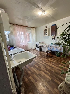 Продам комнату в 8-комн. квартире, Калинина ул, 63/37, Пенза г