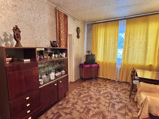 Продам двухкомнатную (2-комн.) квартиру, 2-й Строительный пер, 4, Октябрьский рп