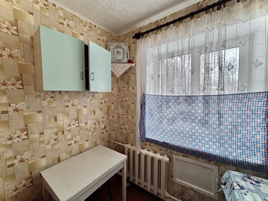 Продам двухкомнатную (2-комн.) квартиру, 2-й Строительный пер, 4, Октябрьский рп