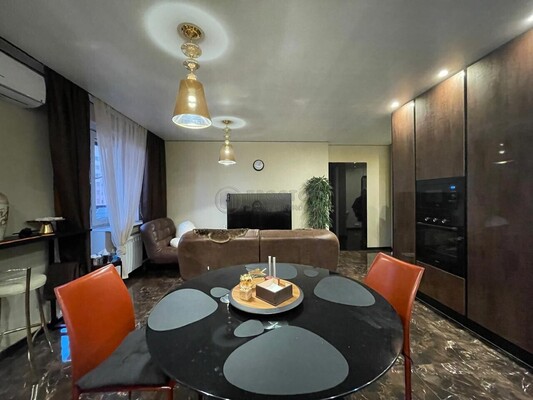 Продам однокомнатную (1-комн.) квартиру, Октябрьский пр-кт, 20к2, Люберцы г