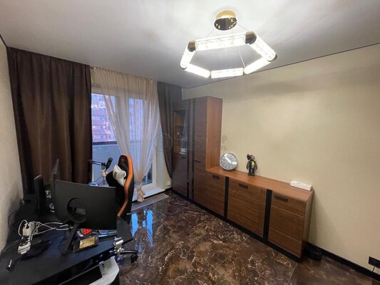 Продам однокомнатную (1-комн.) квартиру, Октябрьский пр-кт, 20к2, Люберцы г