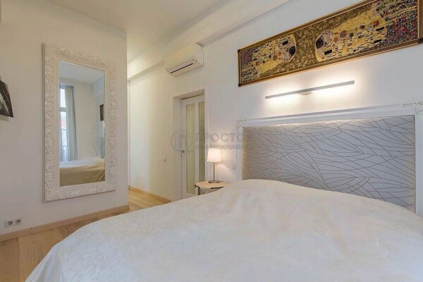 Продам двухкомнатную (2-комн.) квартиру, Берзарина ул, 12, Москва г