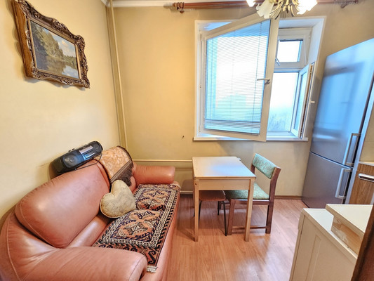 Продам однокомнатную (1-комн.) квартиру, Кунцевская ул, 4к1, Москва г