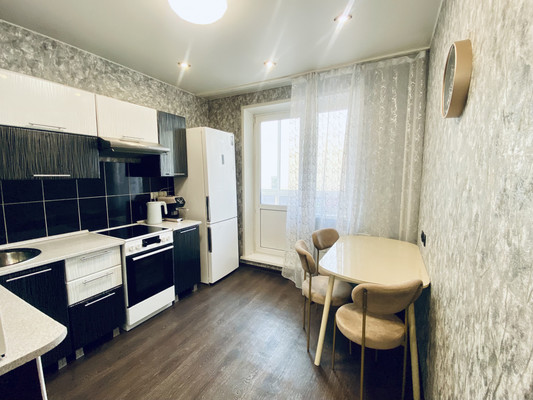 Продам двухкомнатную (2-комн.) квартиру, Ястынская ул, 5, Красноярск г