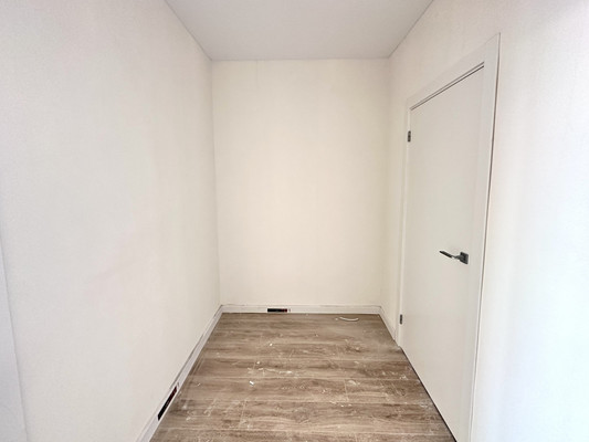 Продам двухкомнатную (2-комн.) , Елены Сагандуковой ул, 10к2, Ханты-Мансийск г