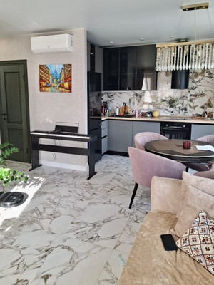 Продам двухкомнатную (2-комн.) квартиру, Южная ул, 9, Дрожжино рп